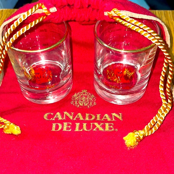 Two Vintage Canadian Club Gold Label 2oz Measuring Shot Glasses & CD Red Bag - Picture 1 of 7